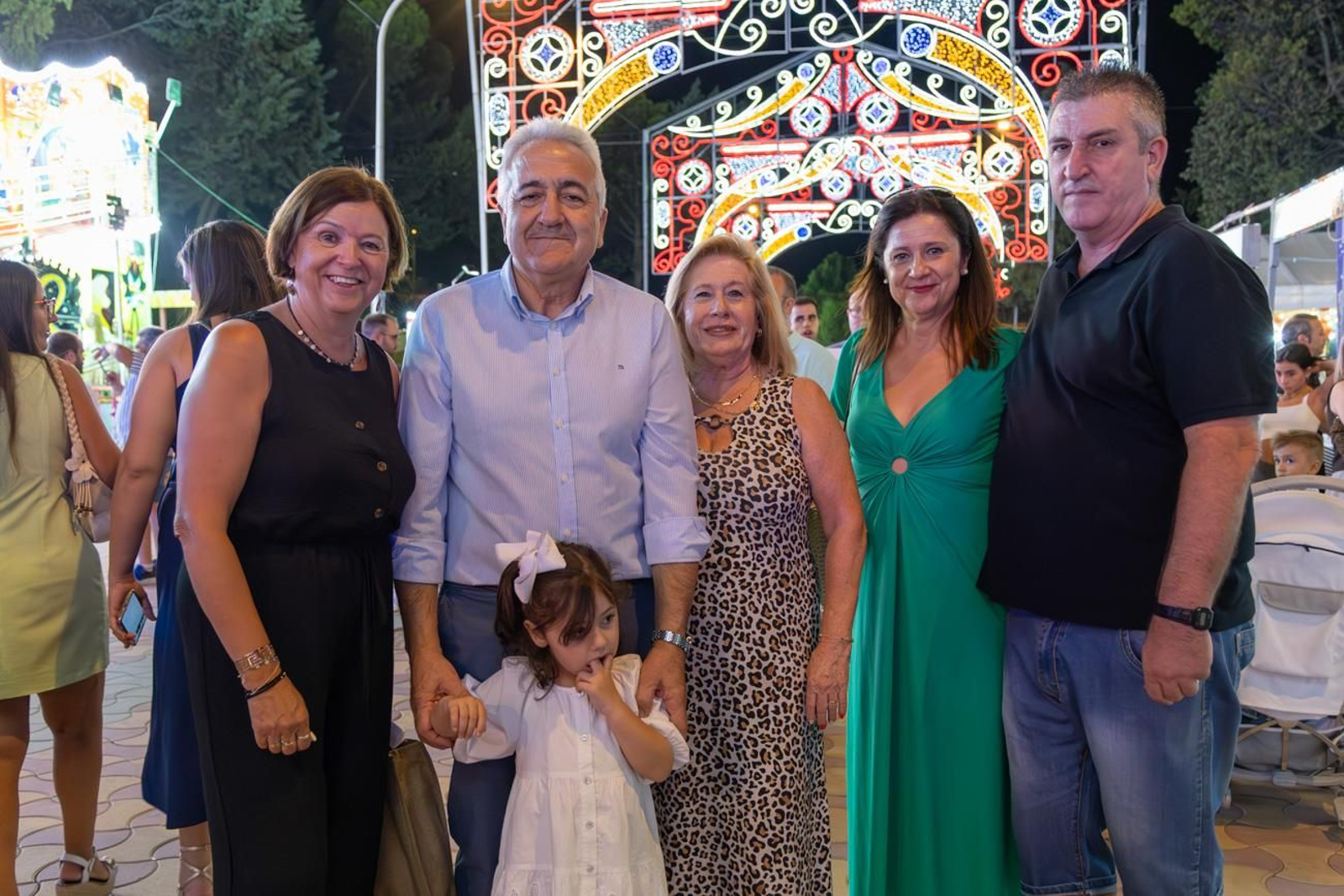 Pasacalles inaugural, fuegos artificiales e iluminación de la portada de feria y del recinto ferial de la Feria de San Bartolomé en Martos