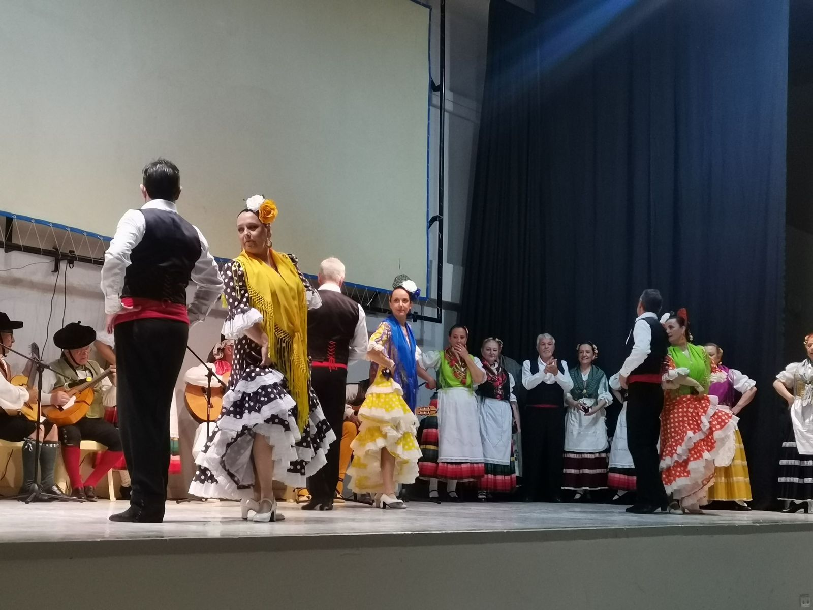 Fandanguillos, soleares y parrales animan a los reos de ‘El Acebuche’