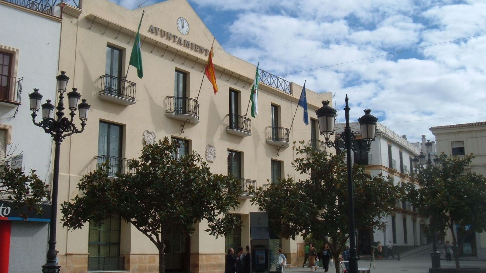 Fachada del Ayuntamiento de Vélez-Málaga. Fachada del Ayuntamiento de Vélez-Málaga.