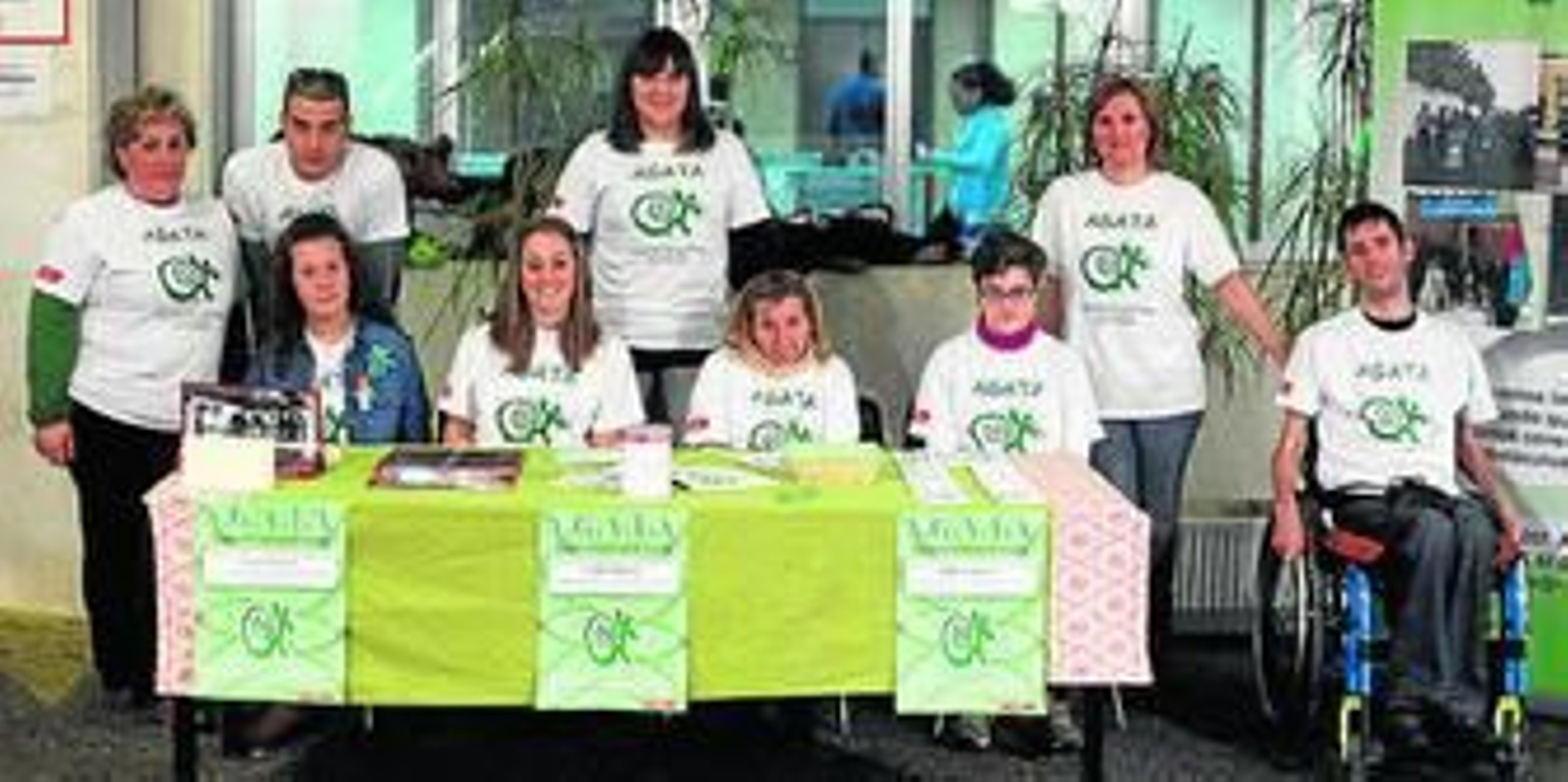 Los componentes de AGATA a las puertas del hospital.