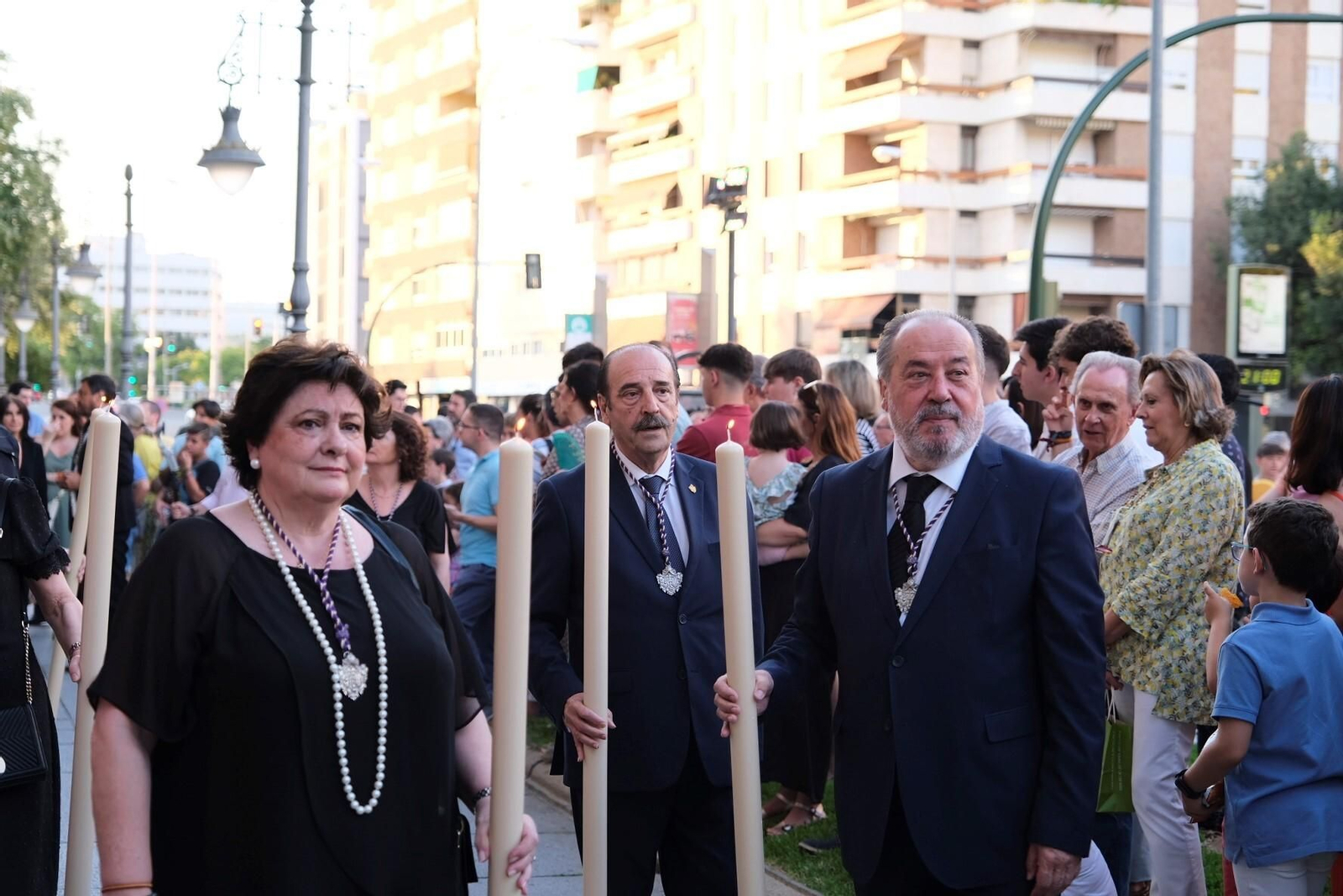 La procesión extraordinaria de la Quinta Angustia en Córdoba, en imágenes