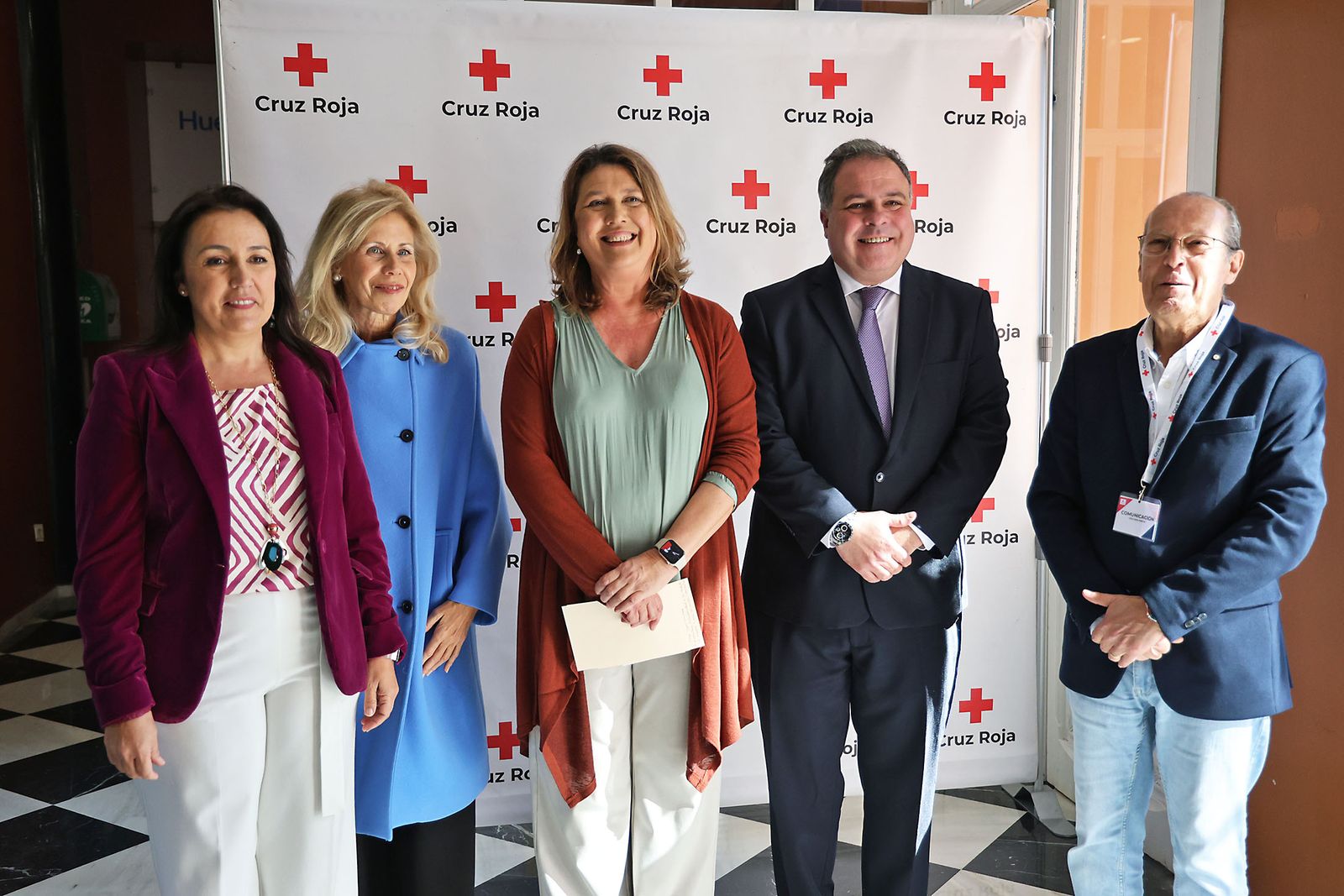 Imágenes del reconocimiento de Cruz Roja Huelva a empresas de Huelva por su compromiso con los colectivos vulnerables