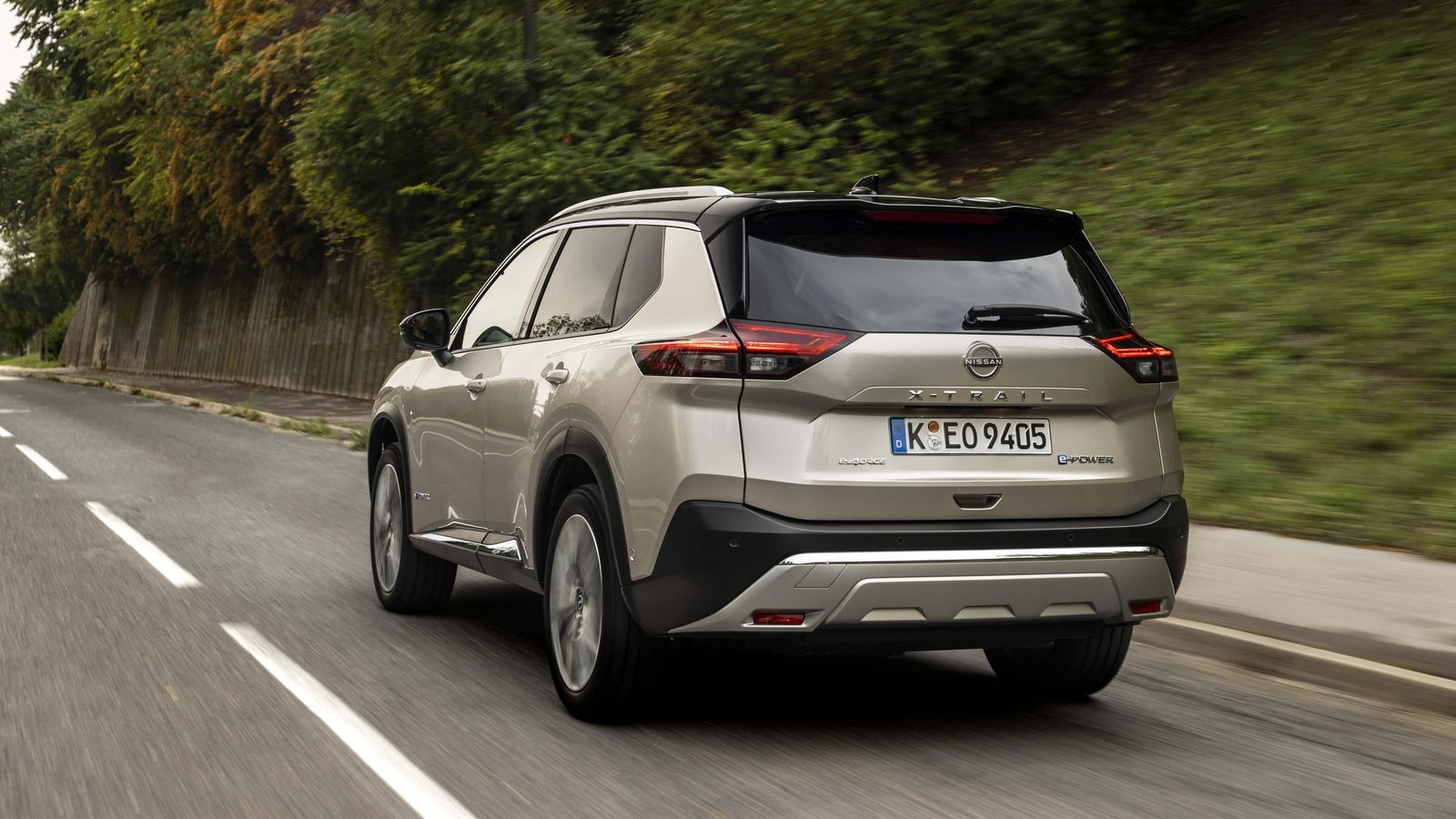 La diferencia de consumo entre contar o no con tracción total es significativa. La de prestación, también.