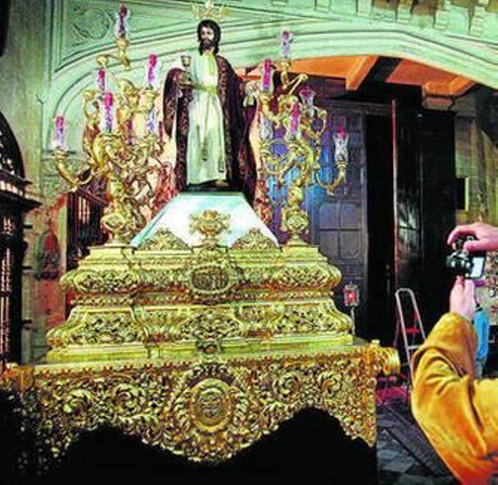 El Señor de la Cena en el año 2009 en el paso del Crucifijo.