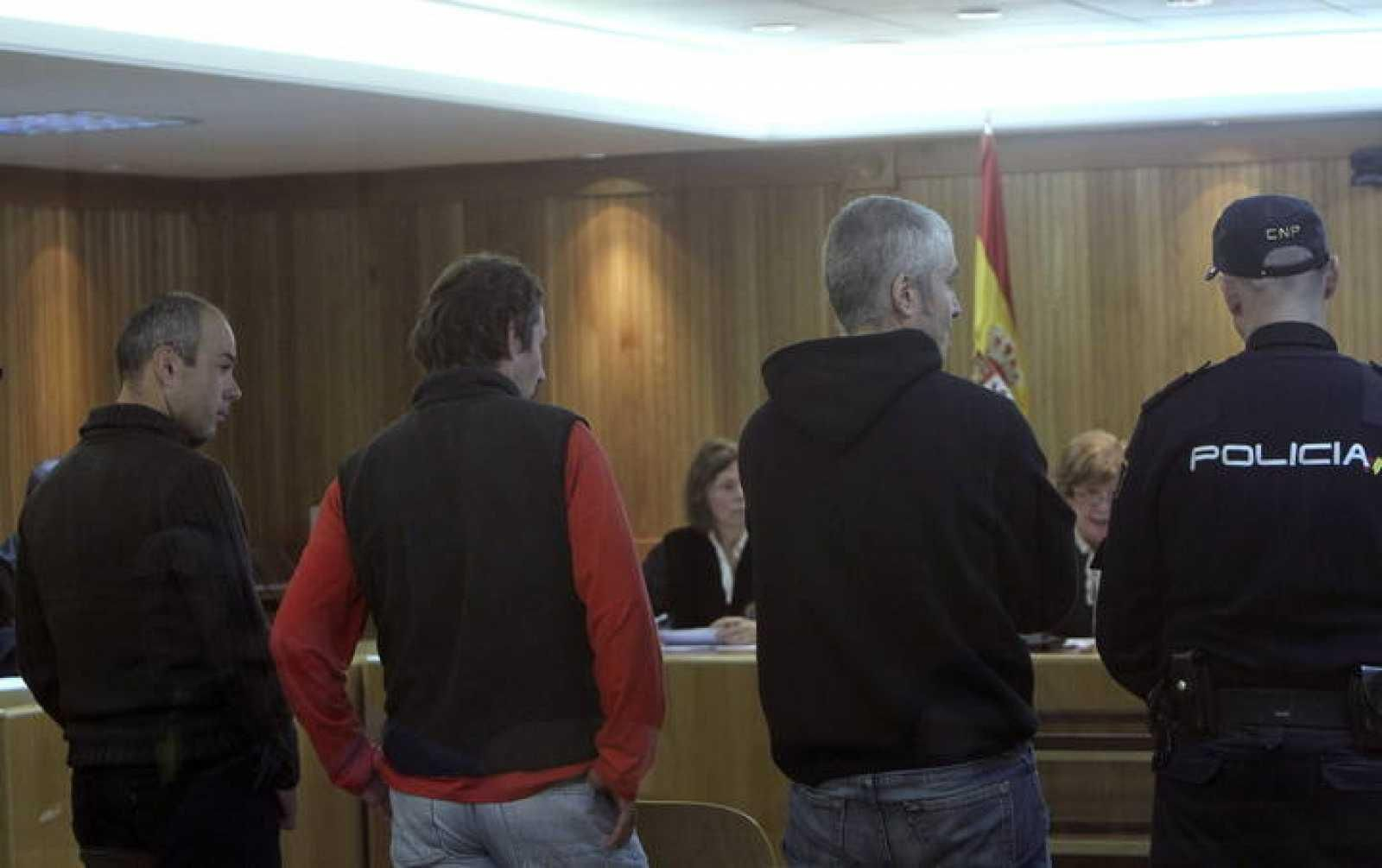 Ángel López Anta, Xabier Zabalo Beitia, y el exjefe del aparato militar de ETA Francisco Javier García Gaztelu, Txapote.