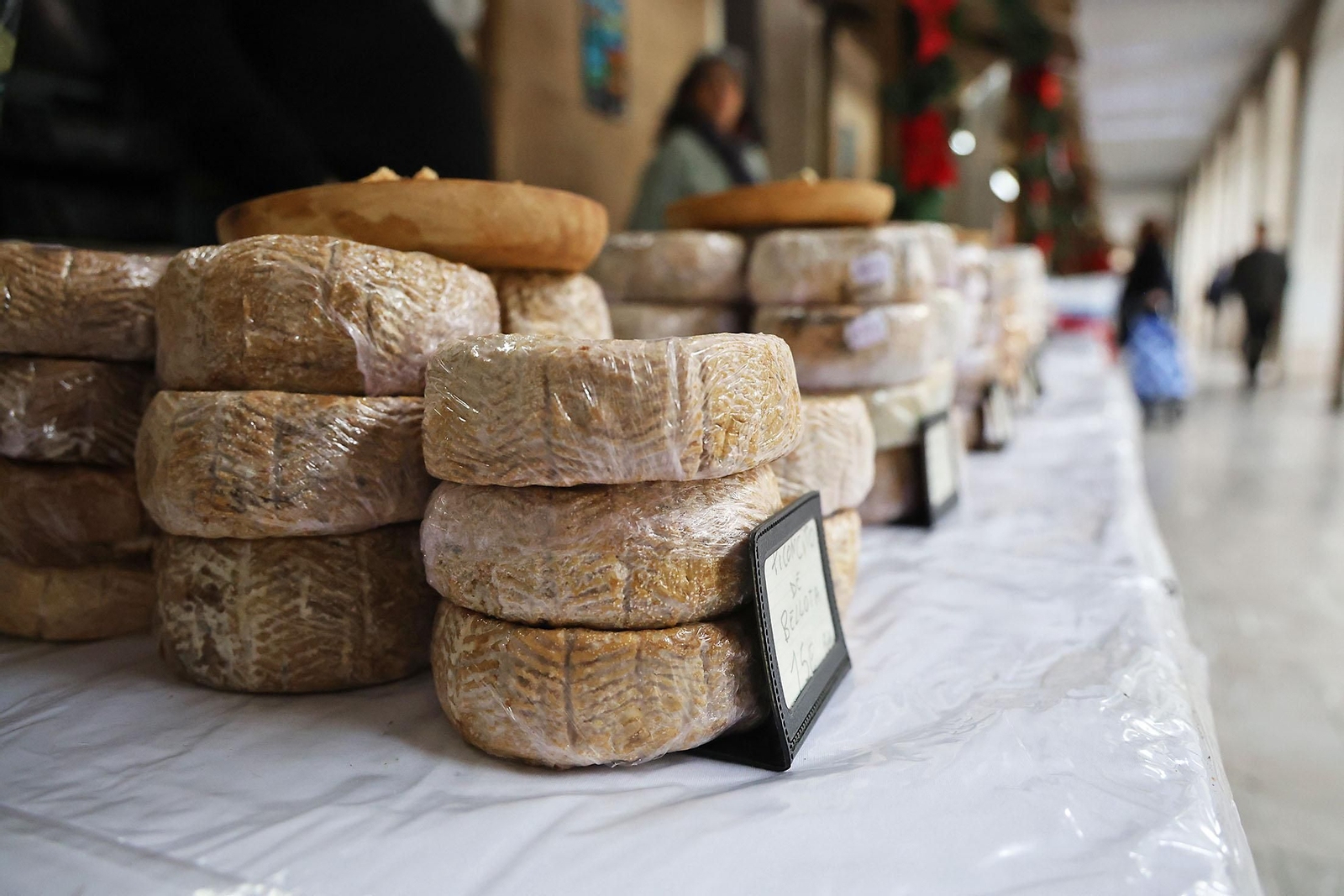 Muestra de aceites y quesos en la Diputación de Huelva (34)