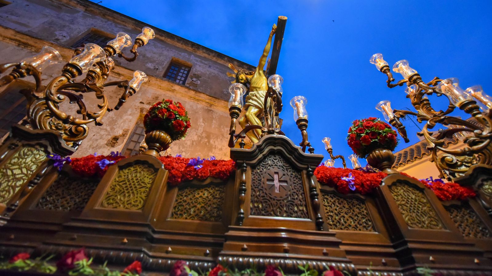 Fotos del Martes Santos en Tarifa: Santisimo Cristo de la Salud y Nuestra Señora de los Dolores