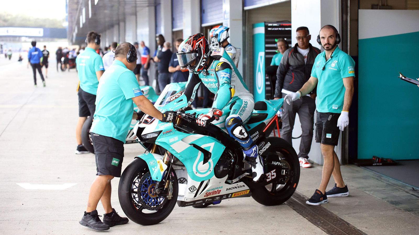 Primer día de entrenamientos de SBK en el Circuito de Jerez - Ángel Nieto