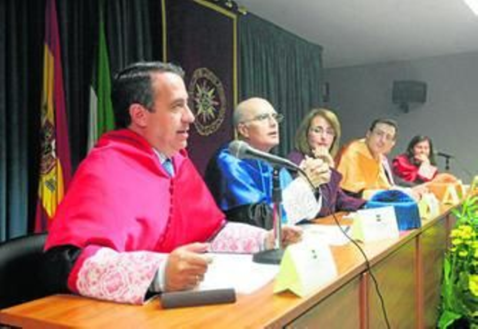 El magistrado Julían Manuel Moreno Retamino, durante la conferencia inaugural que ofreció ayer en la sede algecireña de la UNED.