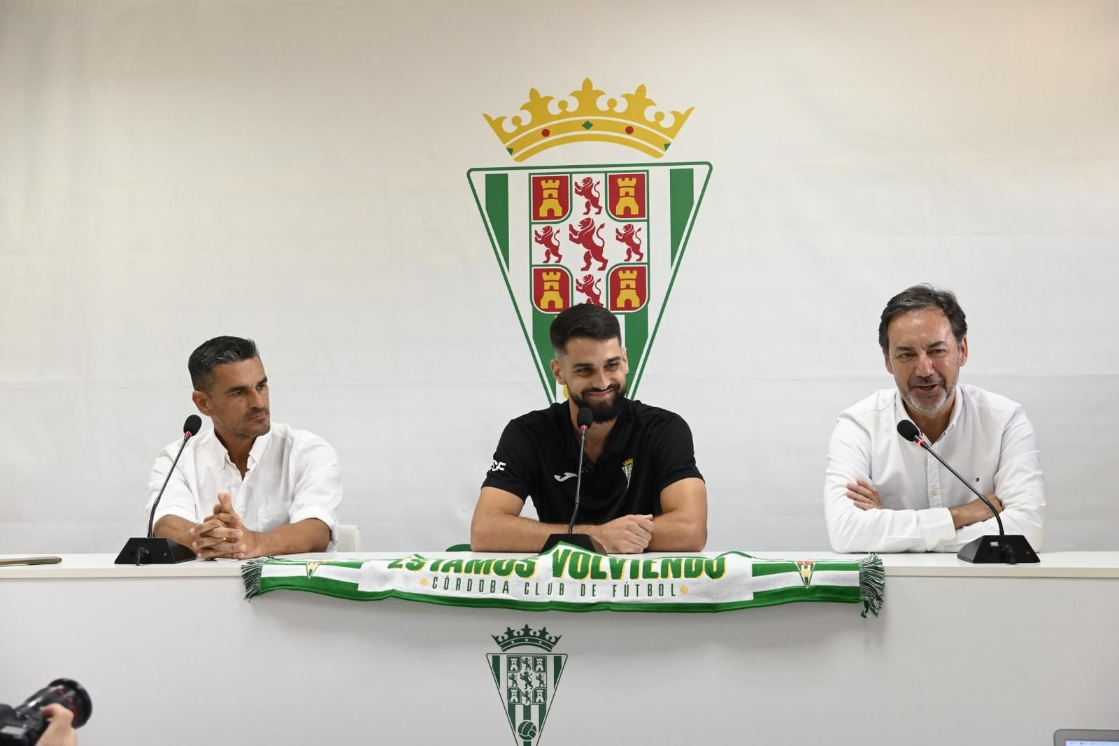 Presentación de Xavi Sintes, Obolskii y Ramón Vila, en imágenes