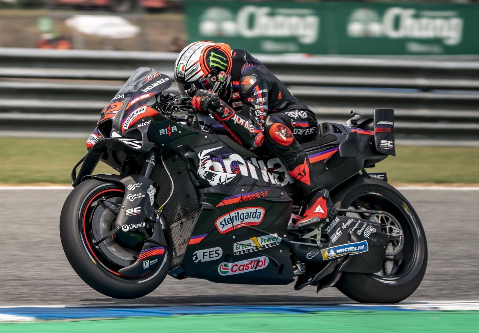 Marco Bezzecchi, en las prácticas oficiales del Gran Premio de Tailandia de motociclismo, en el circuito de Buriram.