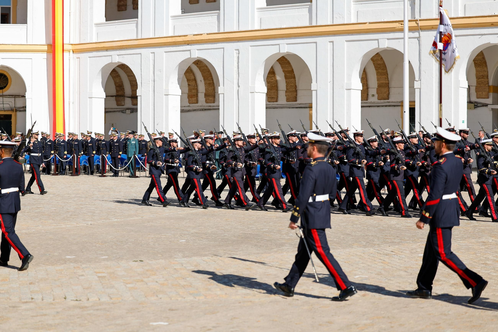 Las condecoraciones a los infantes de marina que participaron en la misión de la DANA, en imágenes