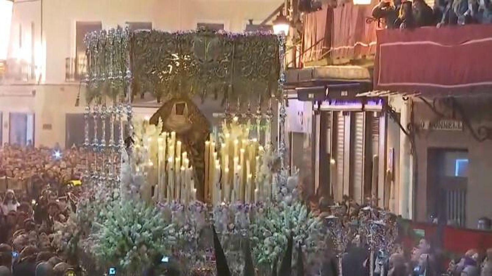 La Esperanza de Triana llega a la Campana.