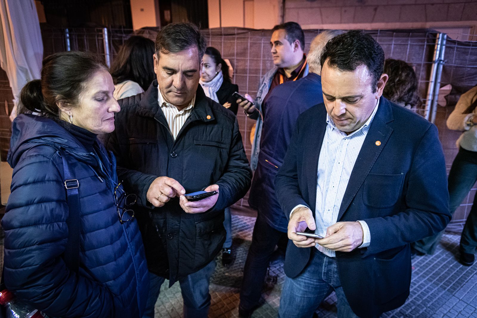 Imágenes de la jornada electoral en la sede de Ciudadanos en Huelva