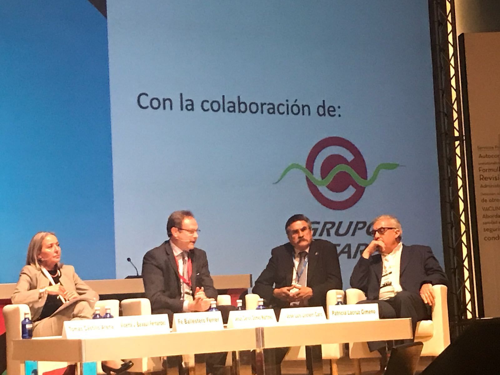 Varios ponentes, durante el debate organizado en el seno del Congreso Nacional de Farmacéuticos Comunitarios.