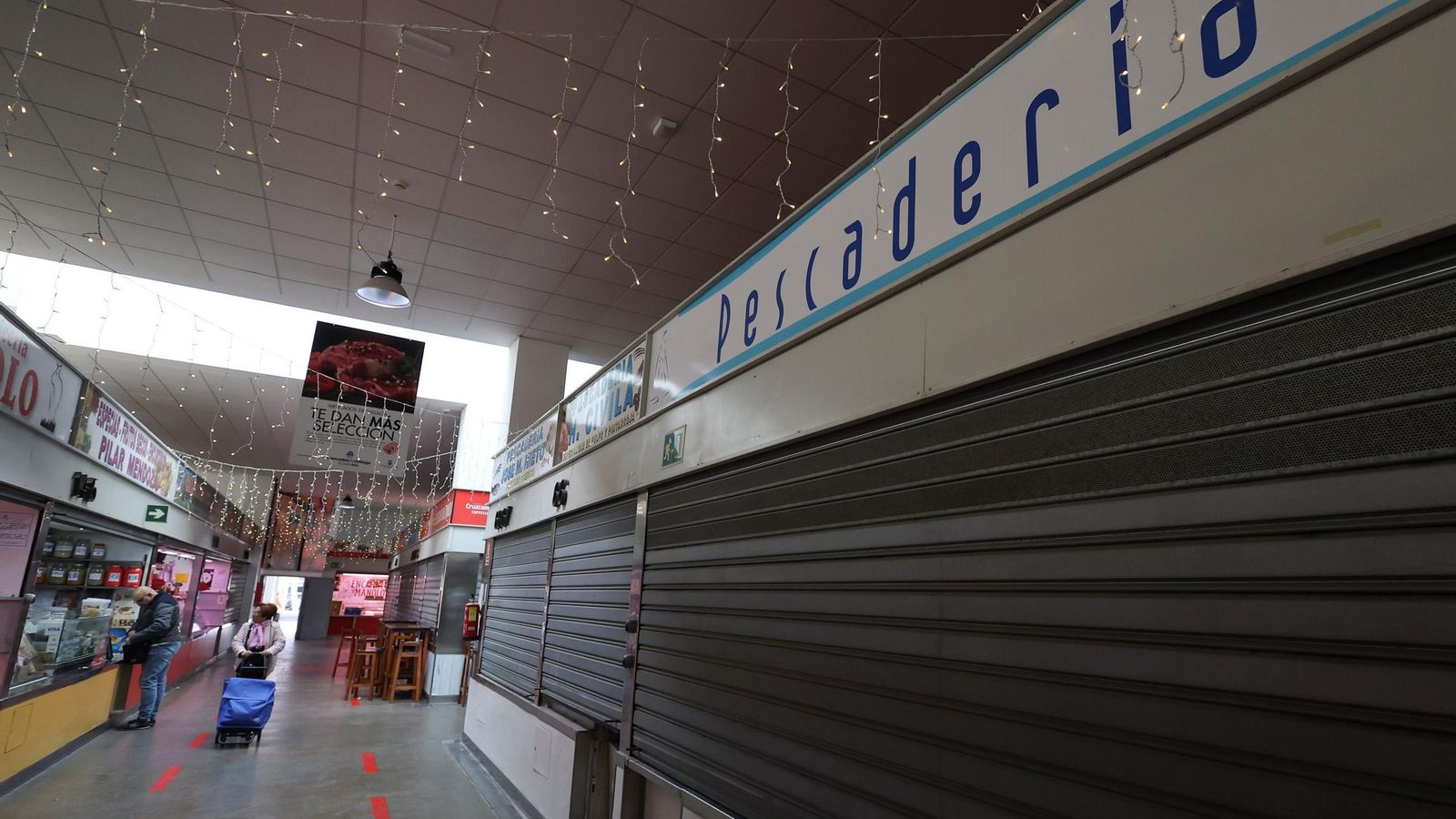 Puestos cerrados en el Mercado de El Carmen este martes. Puestos cerrados en el Mercado de El Carmen este martes.