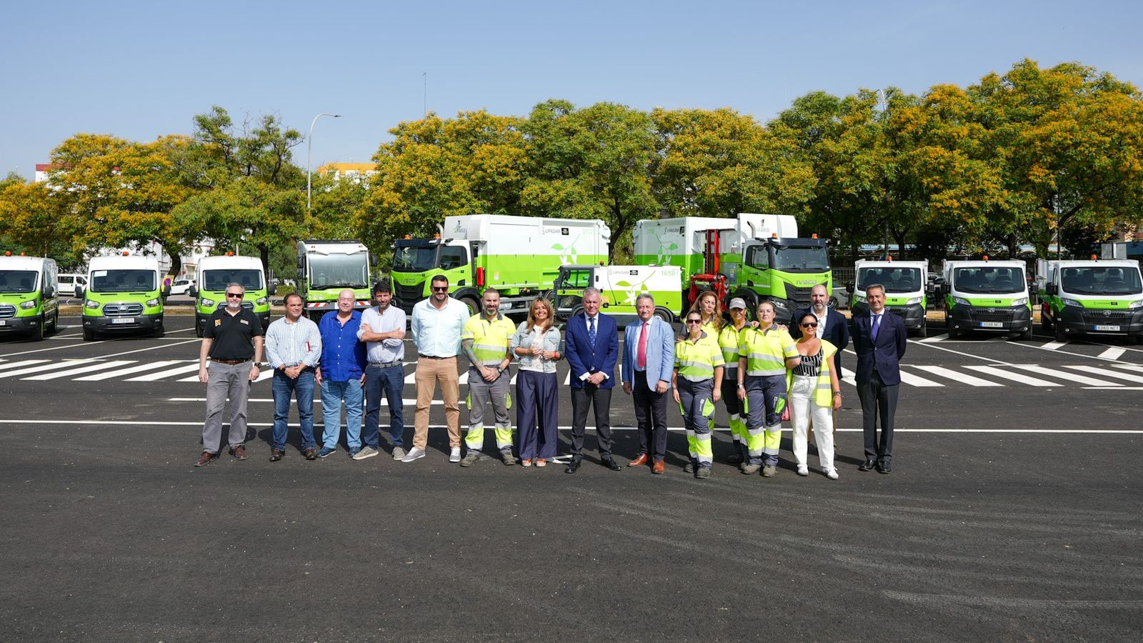 Otro momento de la presentación de los nuevos vehículos de Lipasam