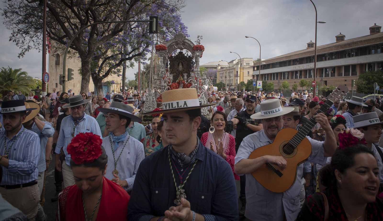 Las imágenes de la salida de la Hermandad del Rocío de Sevilla