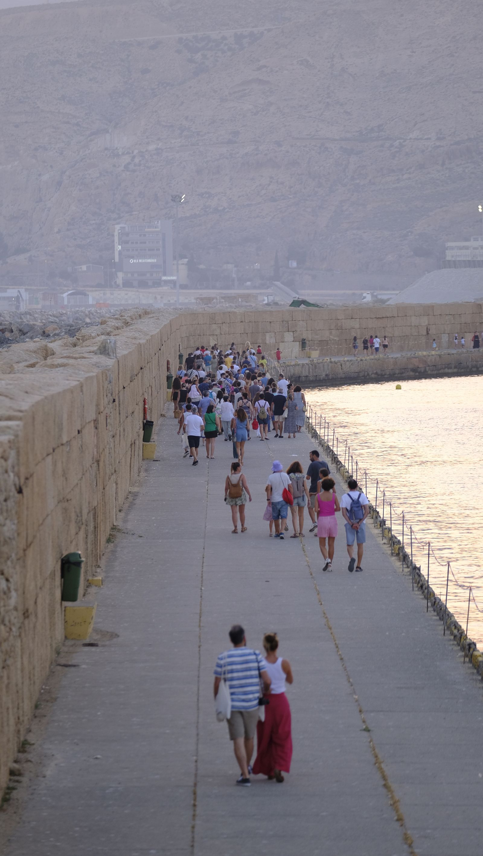 Atardecer en el Faro, organizado por la Autoridad Portuaria de Almería