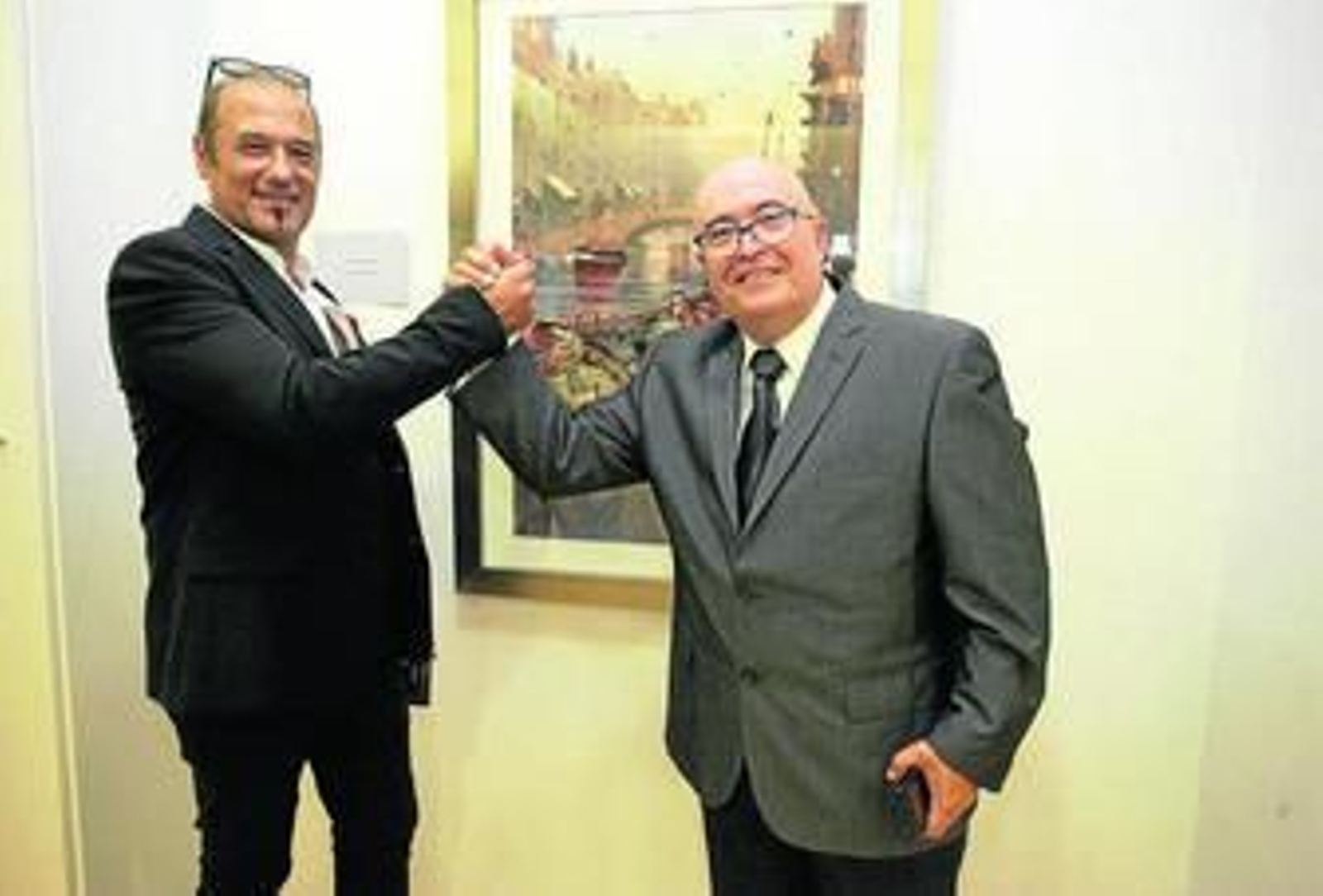 El acuarelista uruguayo Álvaro Castagnet con el galerista y crítico de arte, Trino Tortosa.