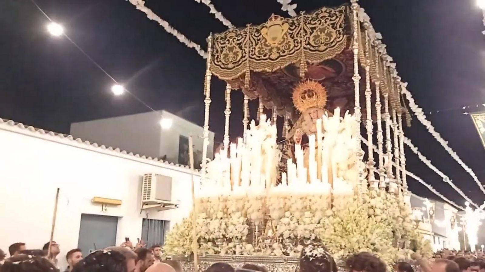 La Virgen de la Sangre durante su procesión