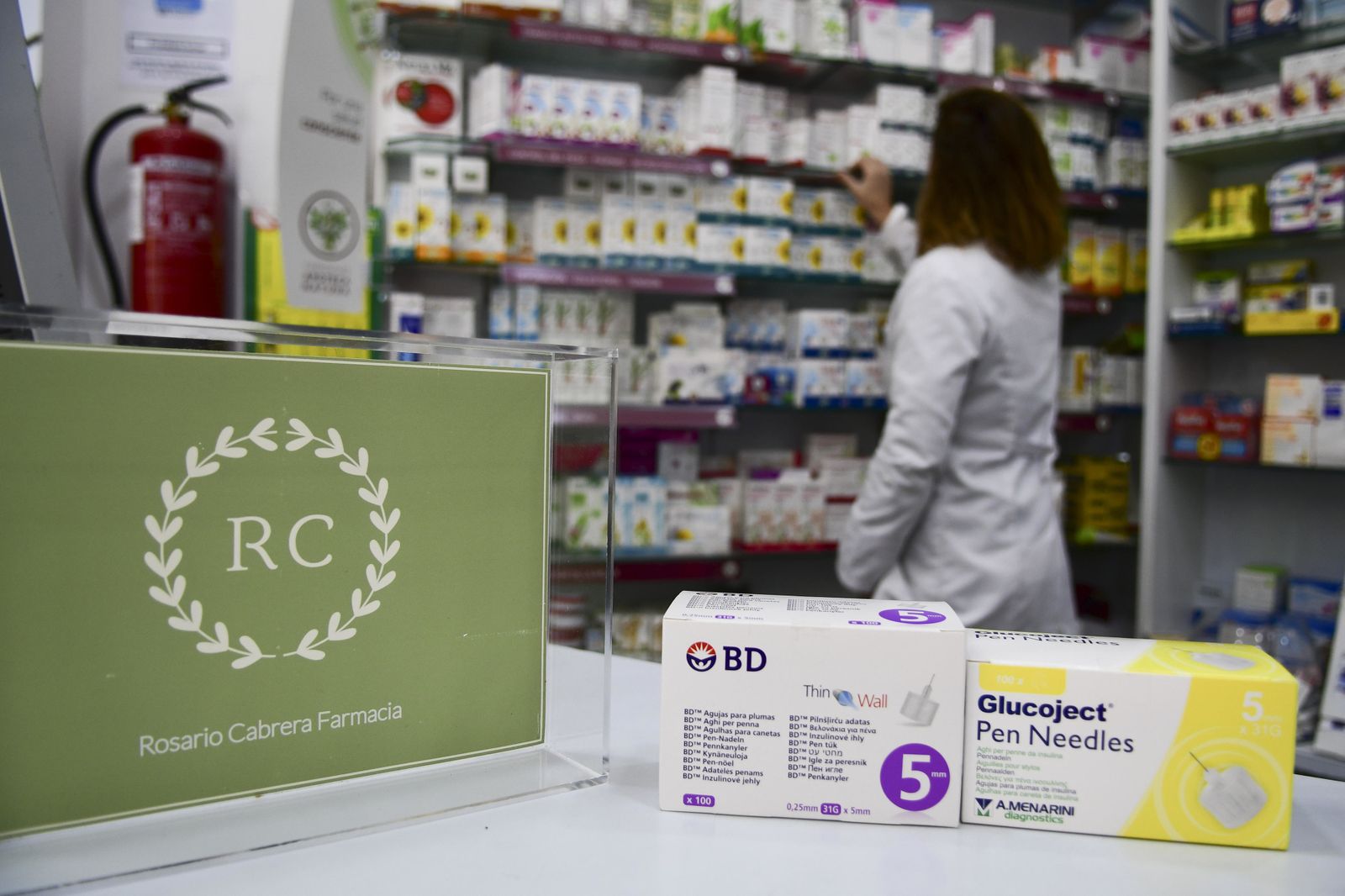 Cajas de agujas hipodérmicas que ya se adquieren en las boticas almerienses.