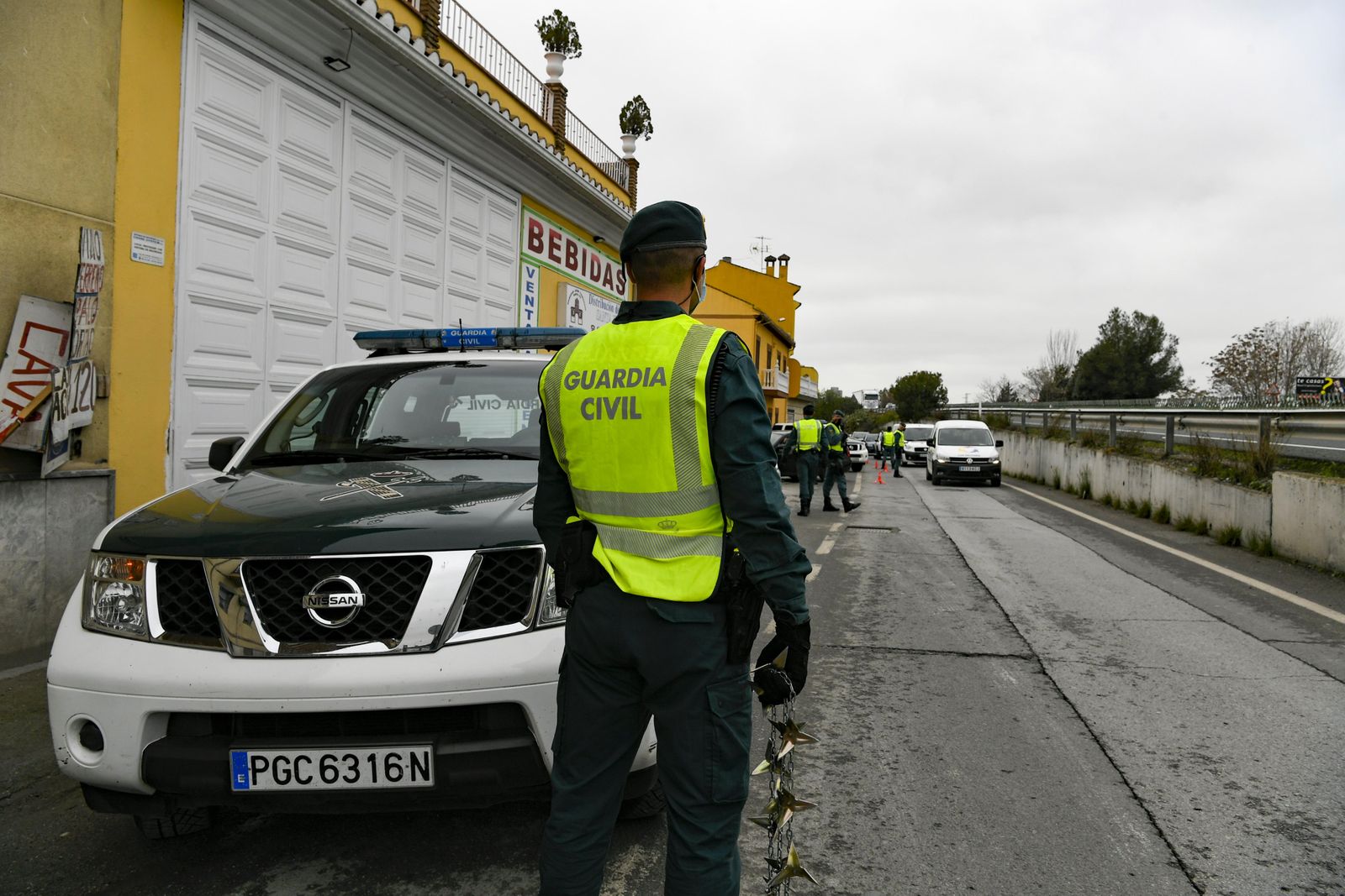 Detenido en Granada por manipular armas detonadoras para que dispararan fuego real