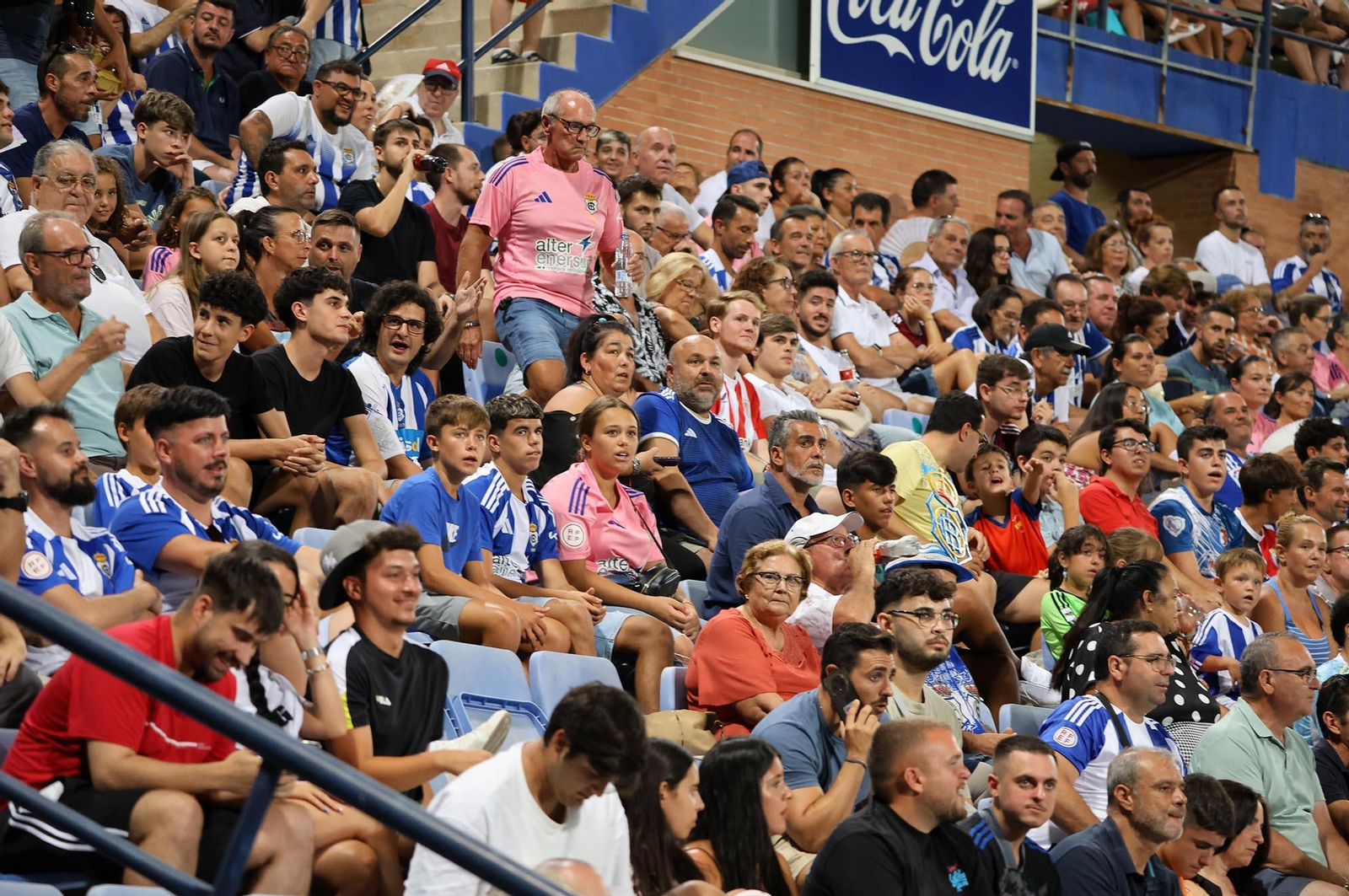 Búscate en las gradas del estadio en la celebración del Trofeo Colombino