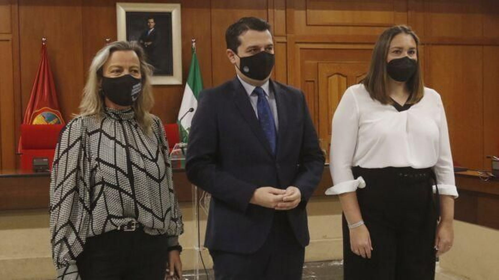 Isabel Albás, José María Bellido y María Luisa Gómez Calero.