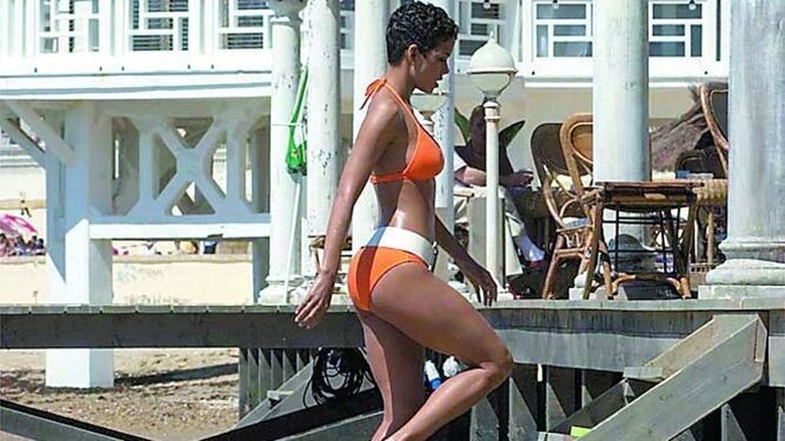 Halle Berry en la playa de La Caleta