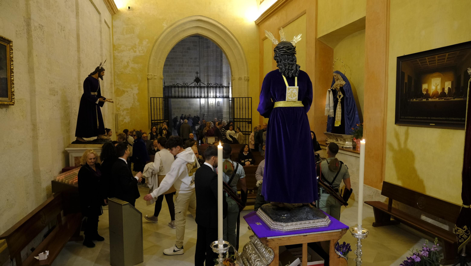 Imágenes del Besapiés de Jesús Cautivo de Medinaceli, en la Catedral de Almería
