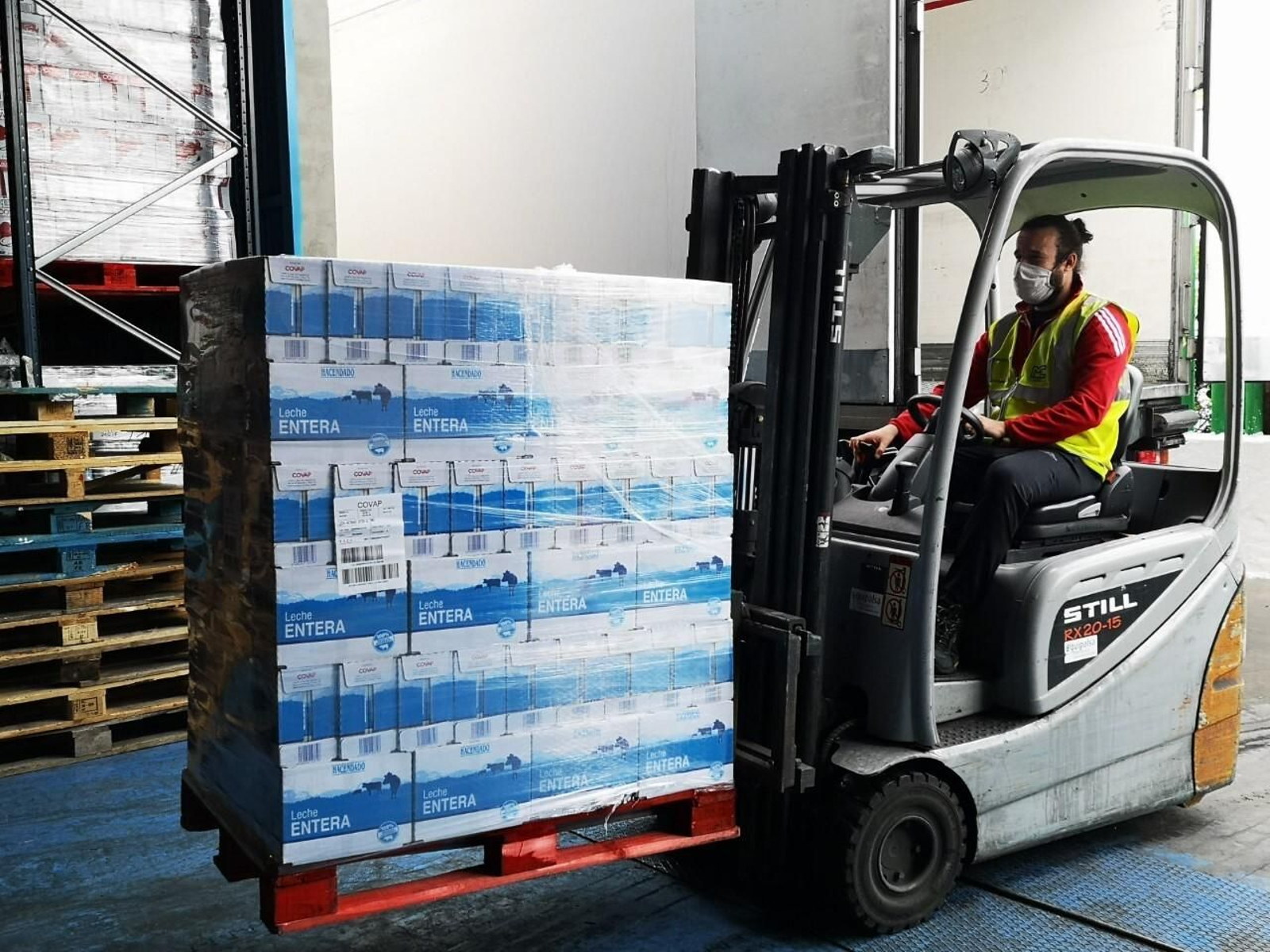 Donación de Mercadona a la Fundación Banco de Alimentos de Sevilla.