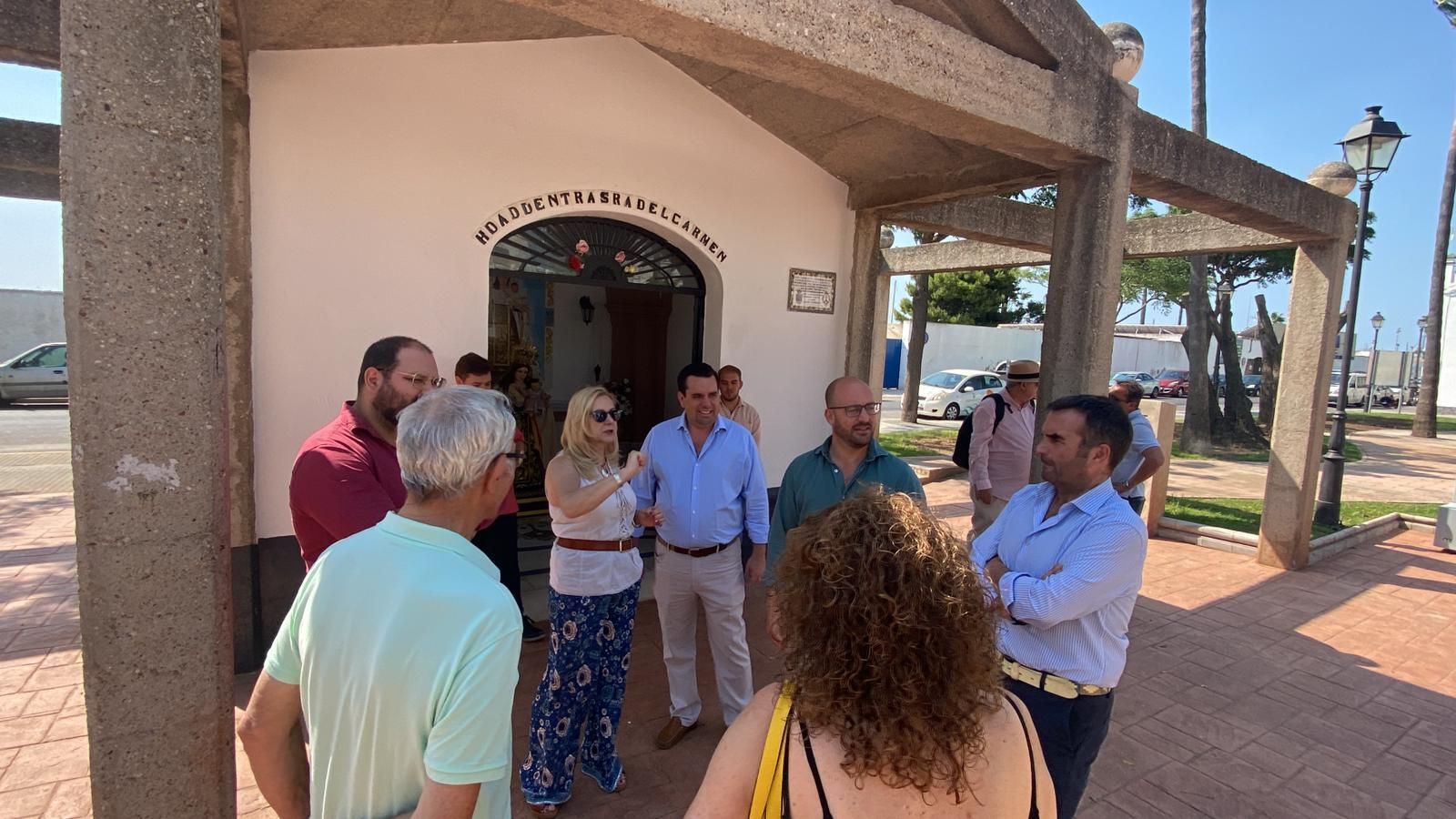 La inauguración de la Plaza de la Tradición, con la capilla de la Virgen del Carmen.