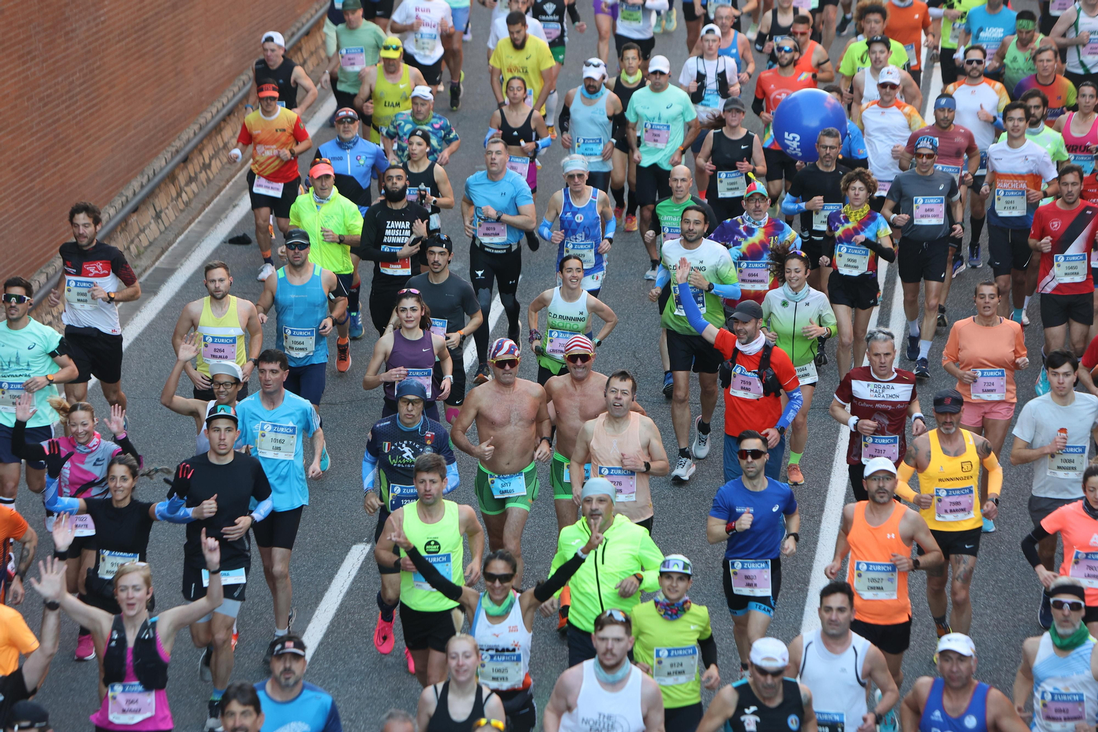 Búscate en la Zurich maratón de Sevilla