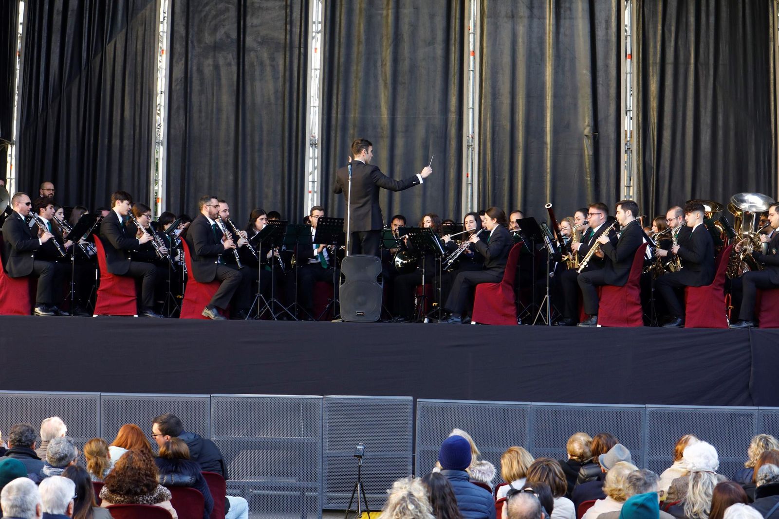 Las imágenes del concierto de la banda de la Esperanza de pasadobles y villancicos en Las Tendillas
