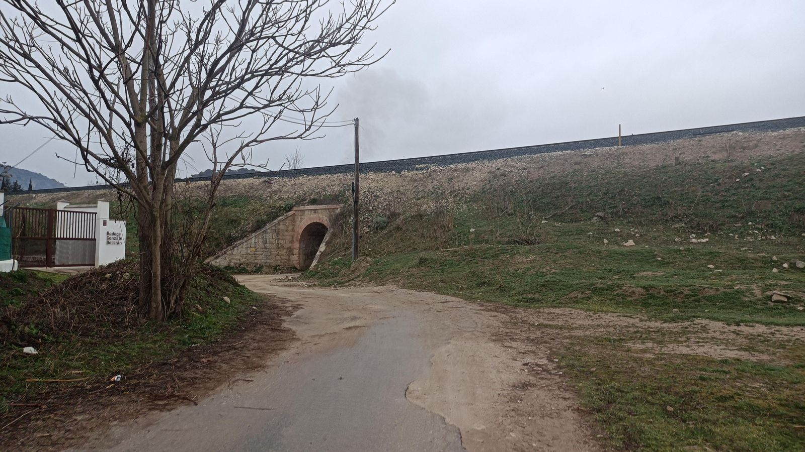 Última vez que cruzamos en esta ruta la línea Algeciras-Bobadilla.