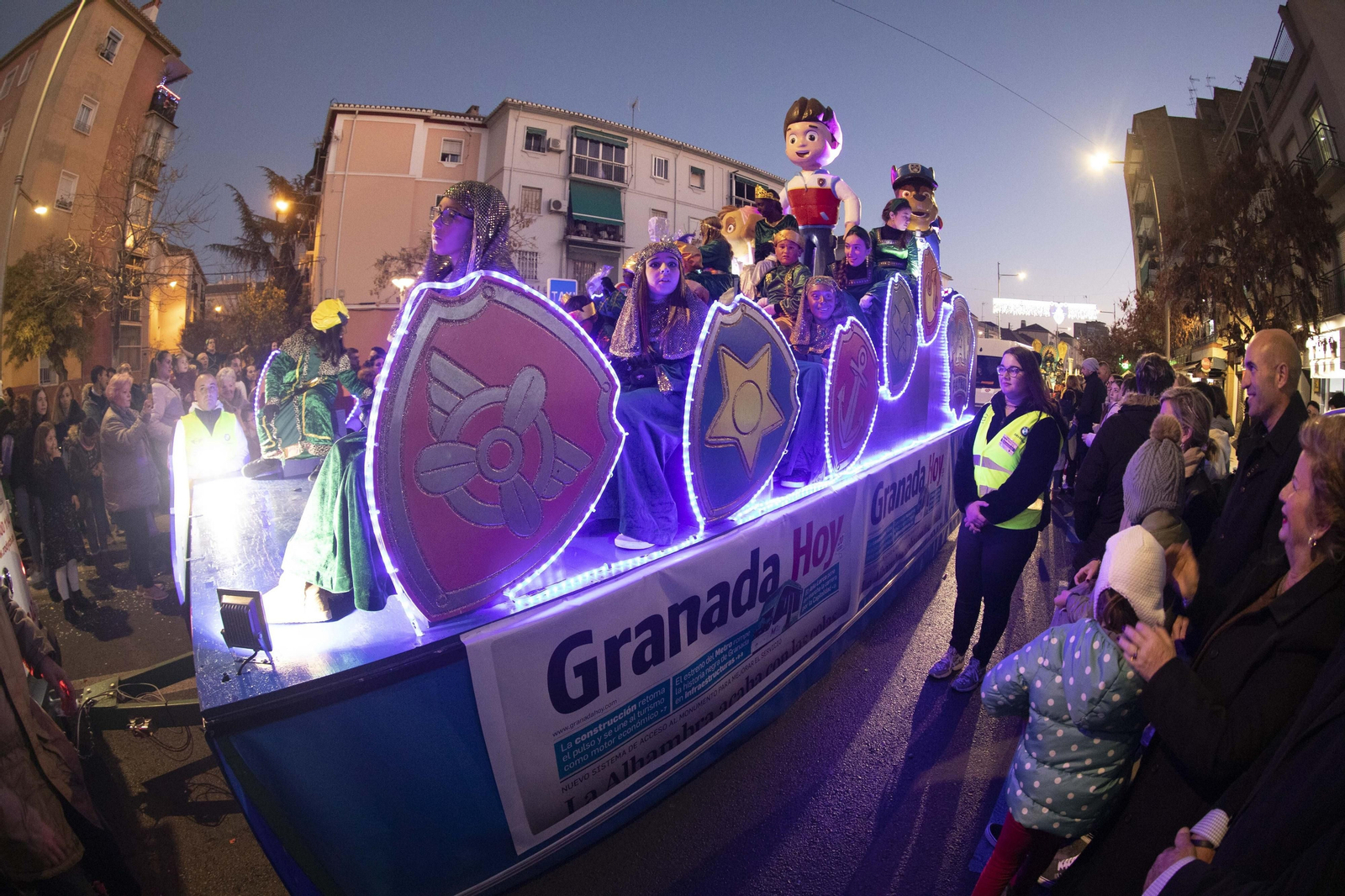 Imagen de la carroza de Granada Hoy, que este 2024 volverá a acompañar a los Reyes Magos en Granada