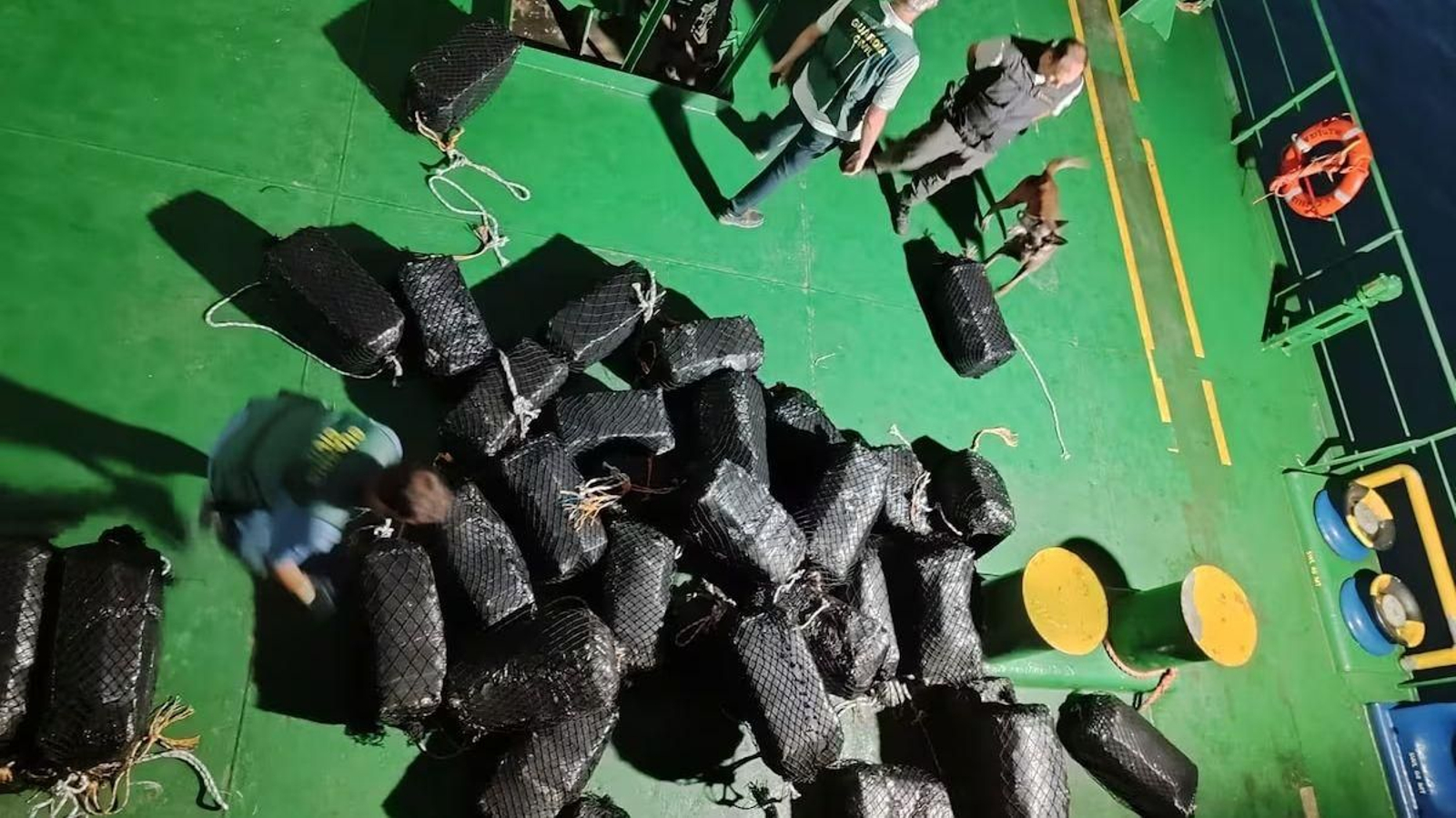 Fardos de coacina incautados en el buque