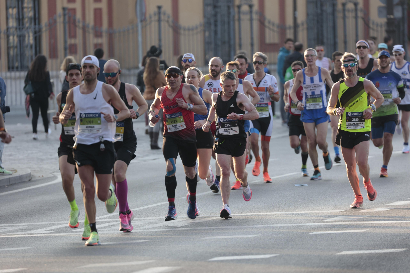 Las imágenes de la Maratón de Sevilla 2022 (7)