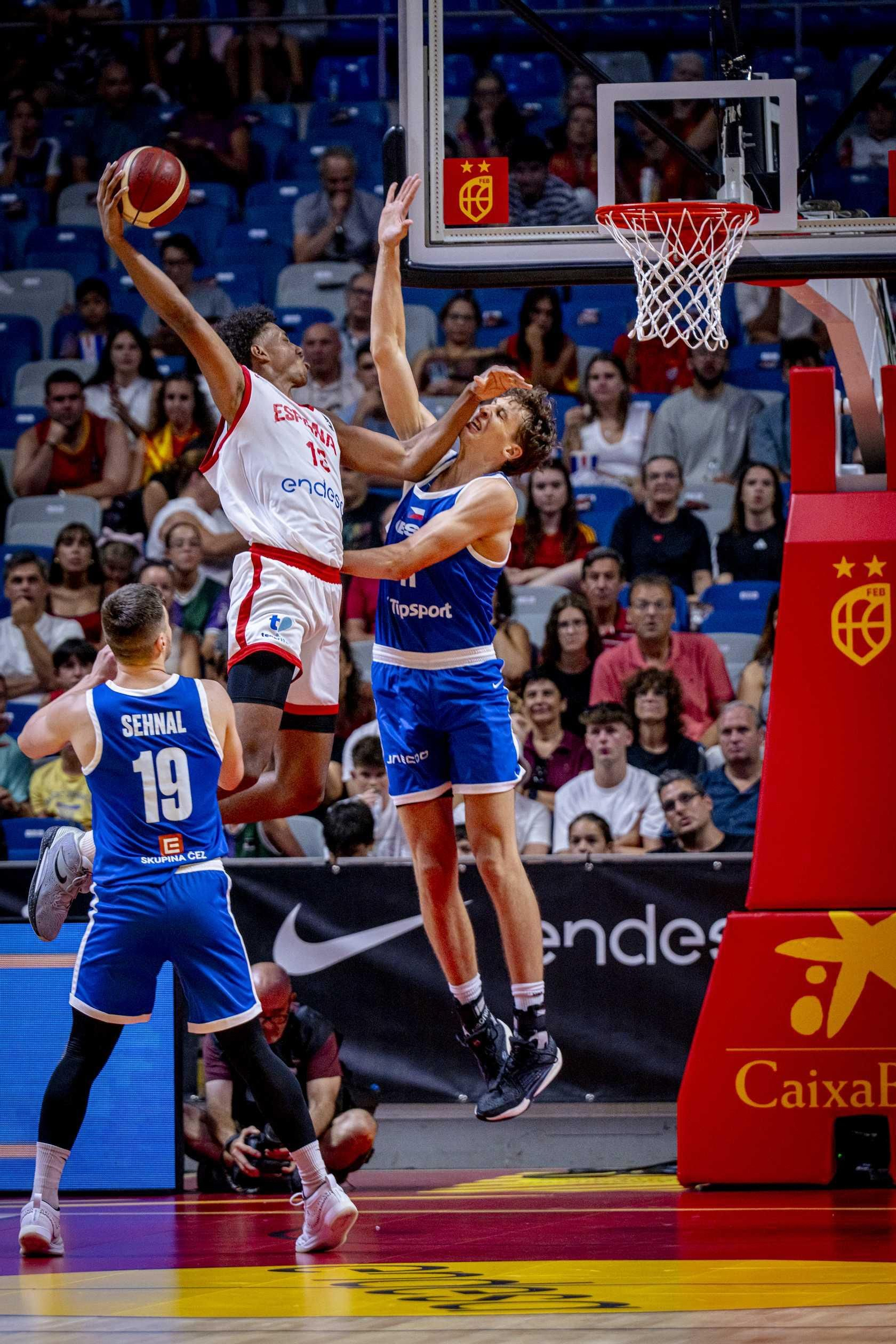 España B-República Checa, en fotos