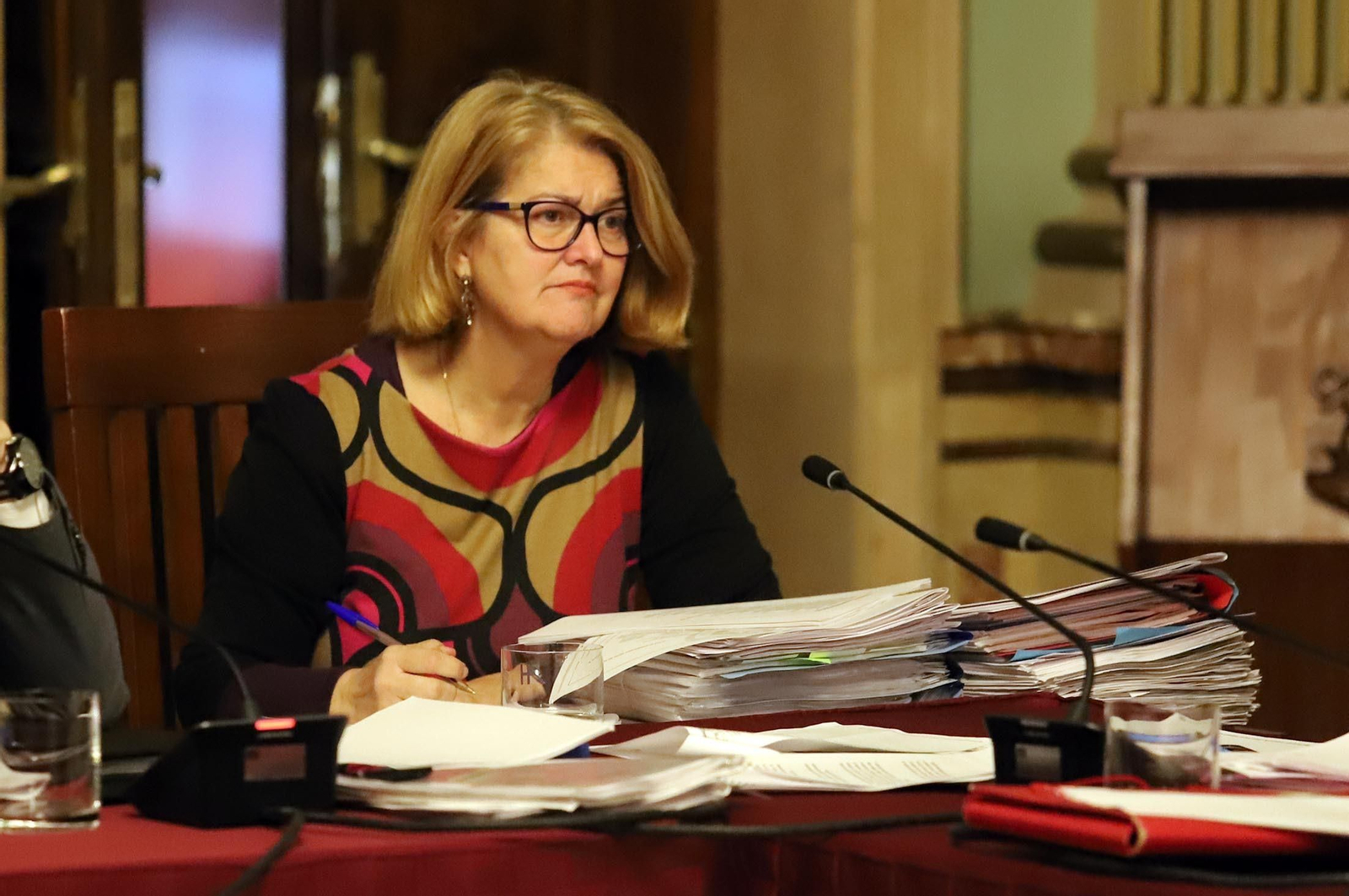 Imágenes del pleno del Ayuntamiento de Huelva