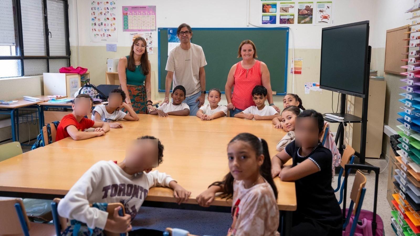 El alumnado está reagrupado en las clases por ciclos, por cursos o según las necesidades educativas o el número de estudiantes.