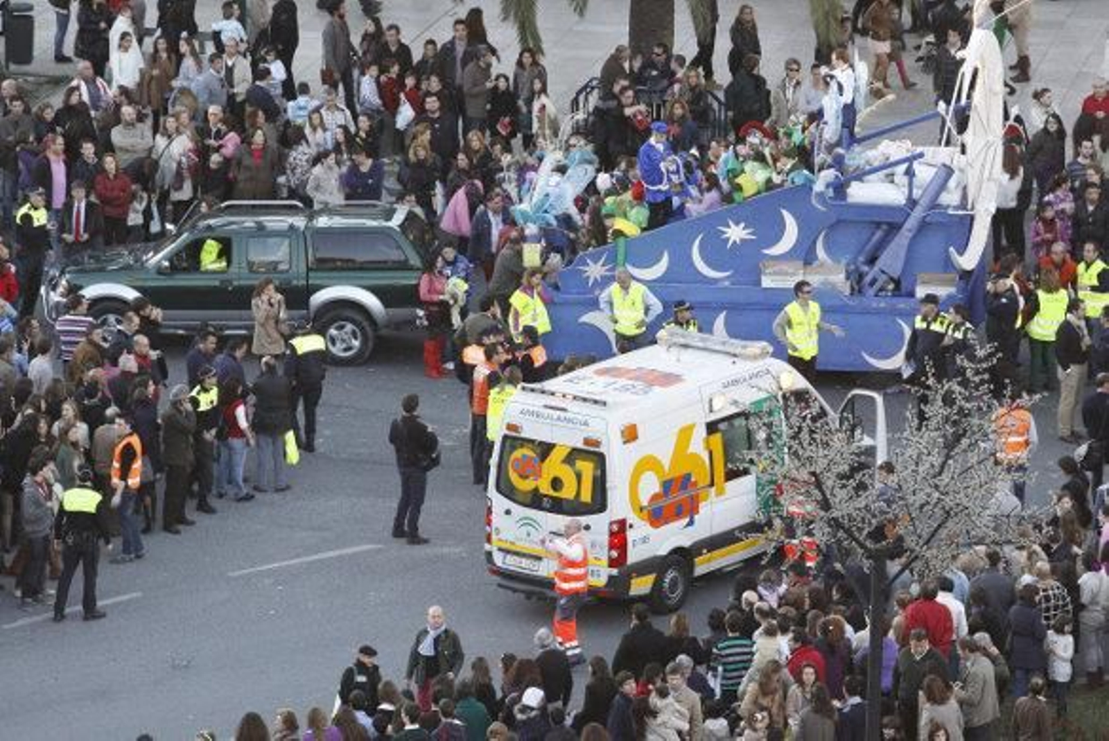 Muere un niño atropellado por una carroza en Málaga