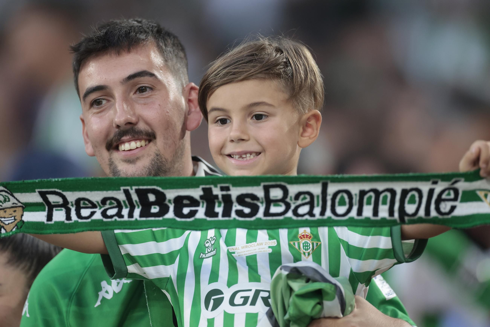 Búscate en las fotos del Betis - Alavés