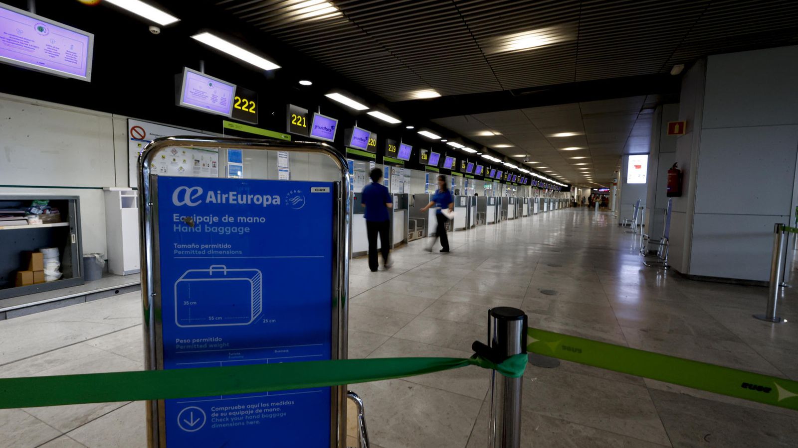 Vista de los mostradores de facturación de Air Europa