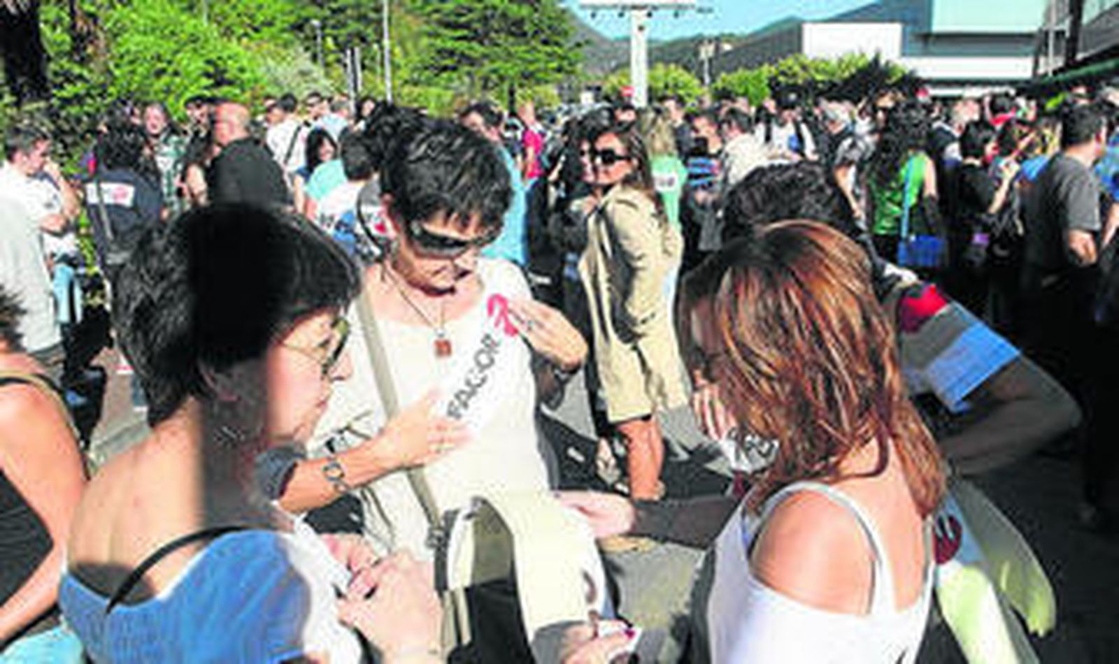 Socios y trabajadores de Fagor, durante la manifestación de ayer en Arrasate.