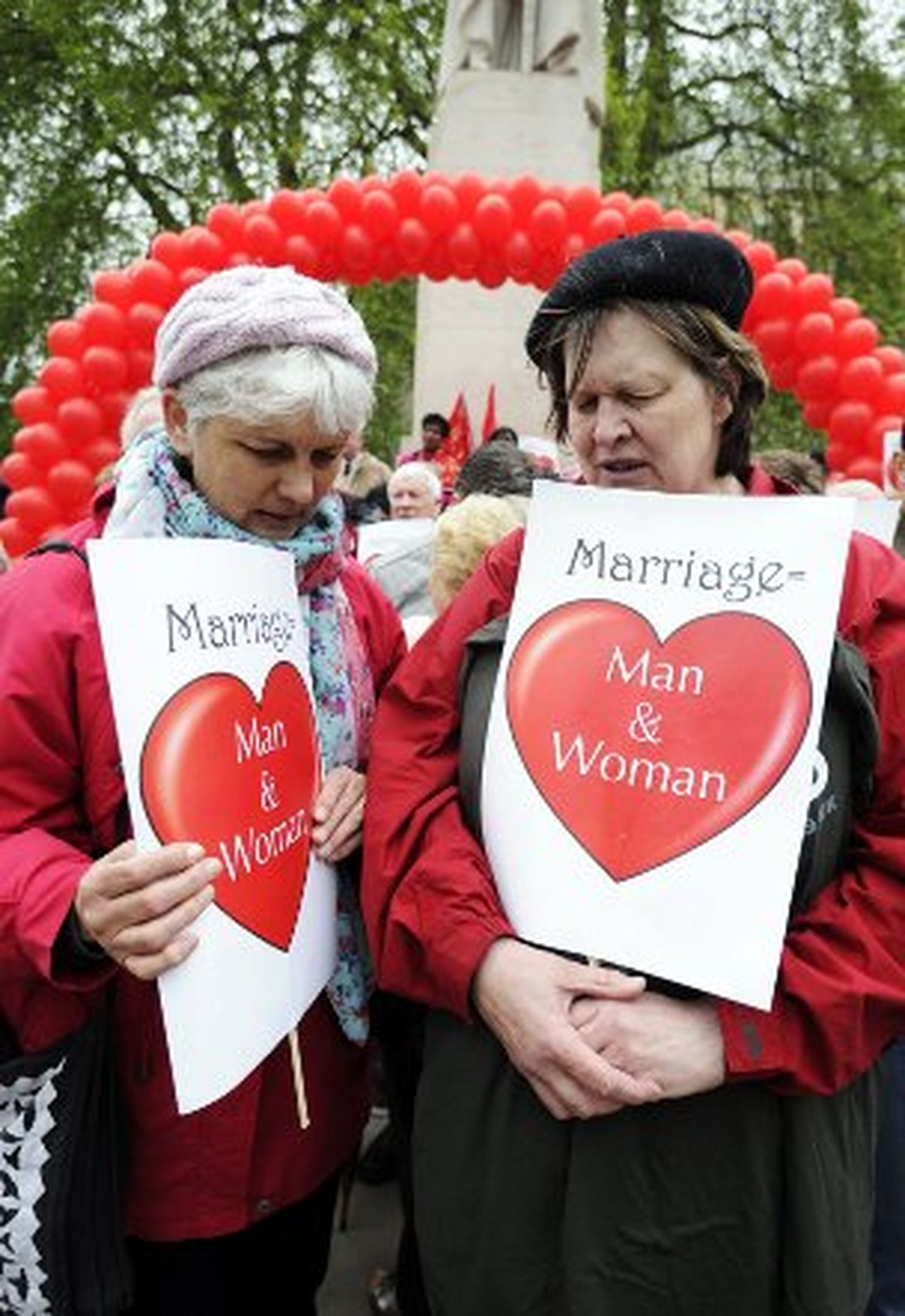 Cameron saca adelante el matrimonio homosexual con el apoyo de la oposición