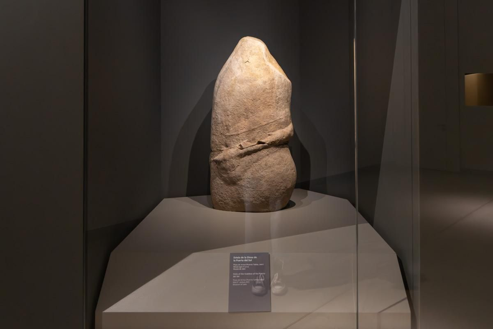Exposición La Dama, el Príncipe, el Héroe y la Diosa, en el Museo Íbero