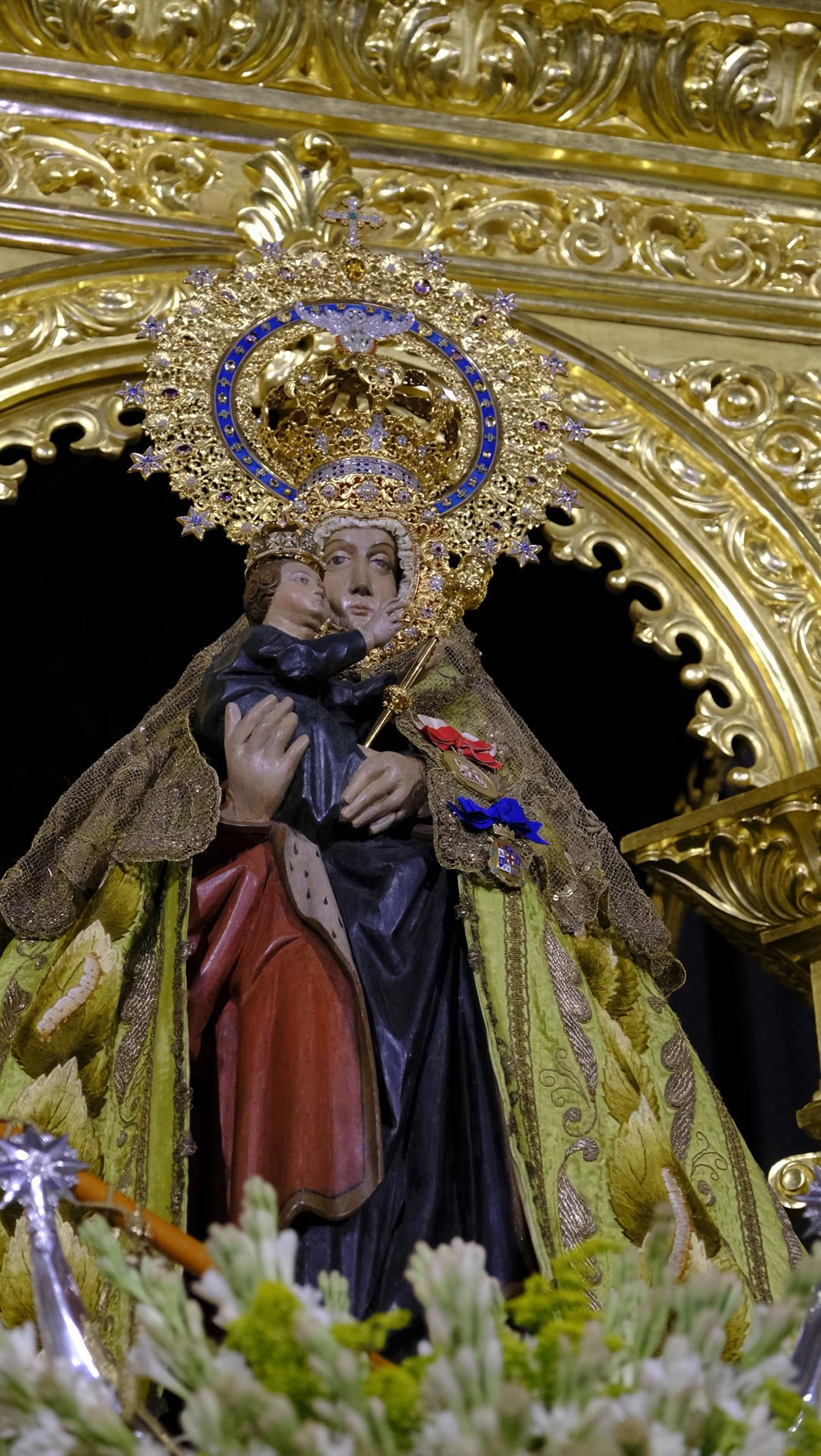 La ofrenda floral a la Virgen del Mar en la Feria de Almería 2025, en imágenes