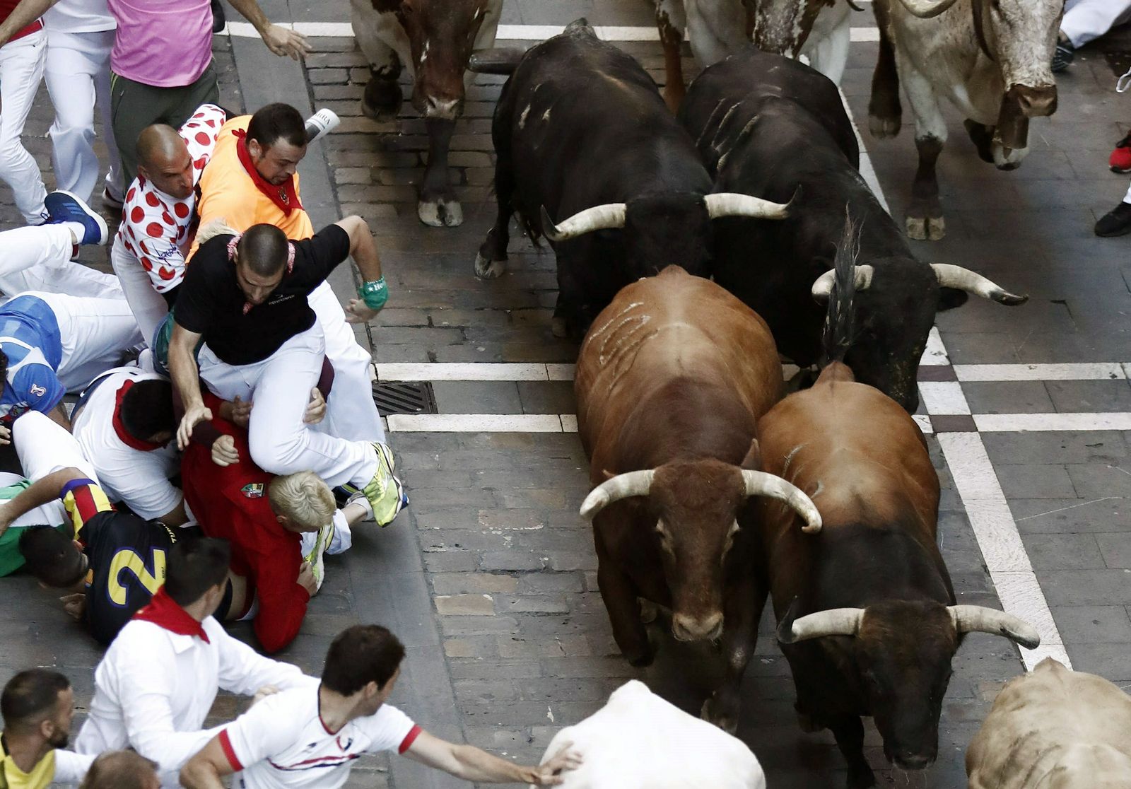 Las imágenes del sexto encierro de San Fermín 2019
